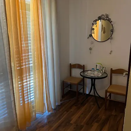 Πανσιόν & Semic - Free Parking And Sea View