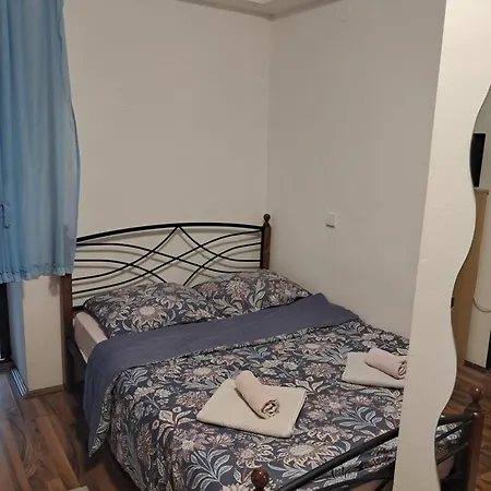 & Semic - Free Parking And Sea View 3*