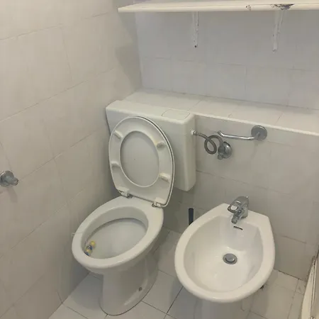 & Semic - Free Parking And Sea View Guest house