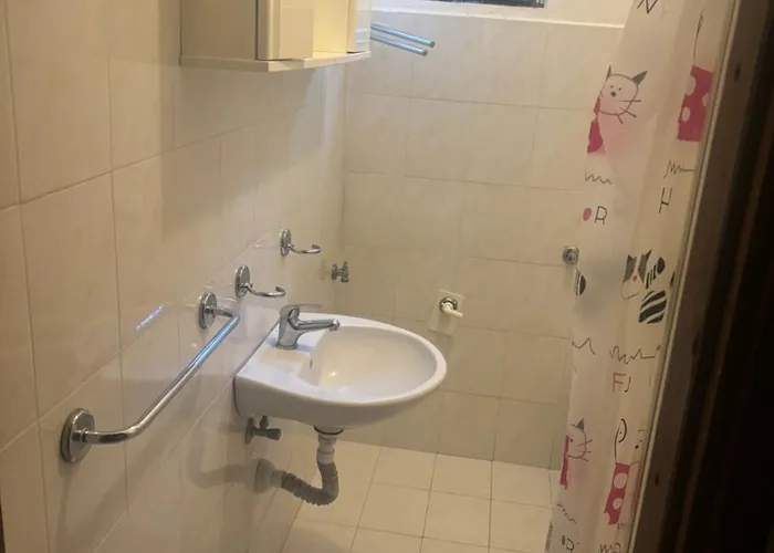 & Semic Опатия